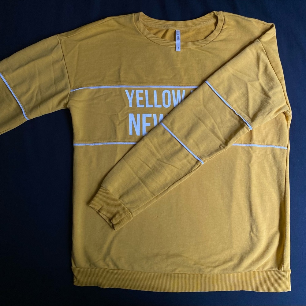 Yellow sweatshirt - Picture 3 of 6